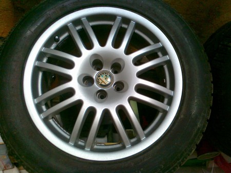 strieborny metalicky racer dip